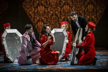 Divadelní premiéry: Dvakrát Manon Lescaut, Pipi i Faust