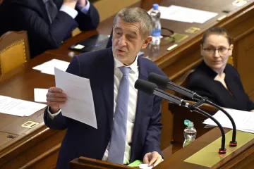 Babiš označil své stíhání za „politicky motivované“. Podle opozice by měl požádat o vydání
