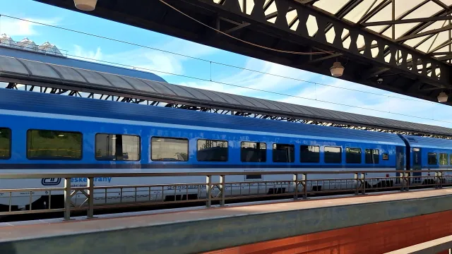 Krádež kabelů omezila provoz desítek vlakových spojů v centru Prahy