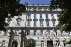 V kauze smluv s externisty na středočeském úřadě potvrdil soud bývalé vedoucí kanceláře hejtmanky podmínku