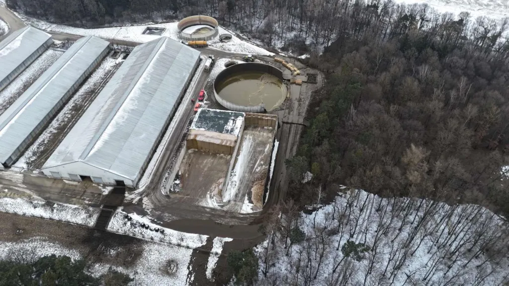 Masivní únik kejdy na Znojemsku