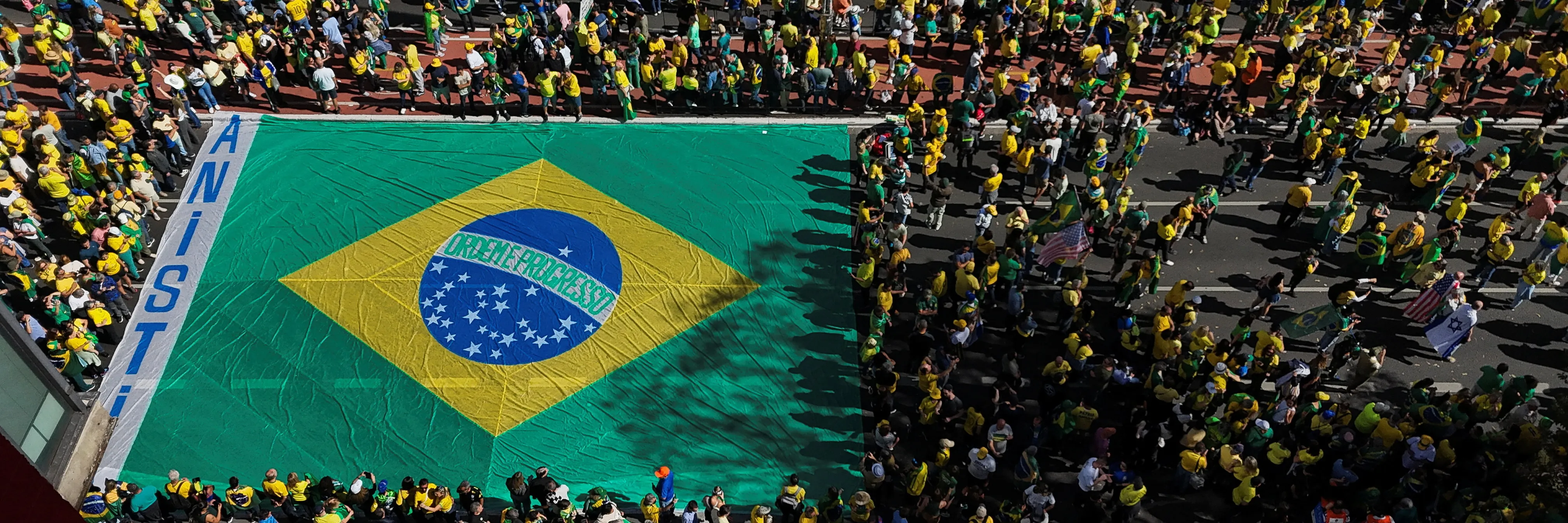 Brazilci podpořili v ulicích Bolsonara, kritizovali soudce i prezidenta