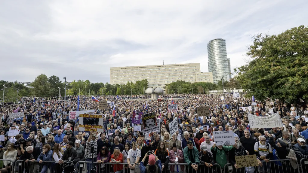 Demonstrace v Bratislavě 16. září proti vládnímu konsolidačnímu balíčku