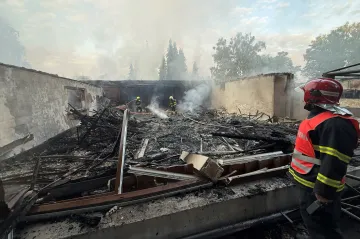 Plameny zcela zničily restauraci u Máchova jezera