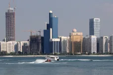 Exploze ve Spojených arabských emirátech má tři oběti, k útoku se přihlásili Hútíové