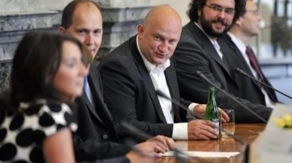 Zástupci médií na jednání s premiérem