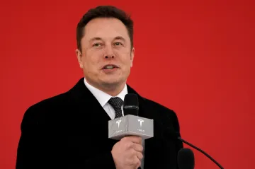 Přerušte vývoj umělé inteligence, žádají Musk i stovky expertů. Hovoří o velkých rizicích pro společnost