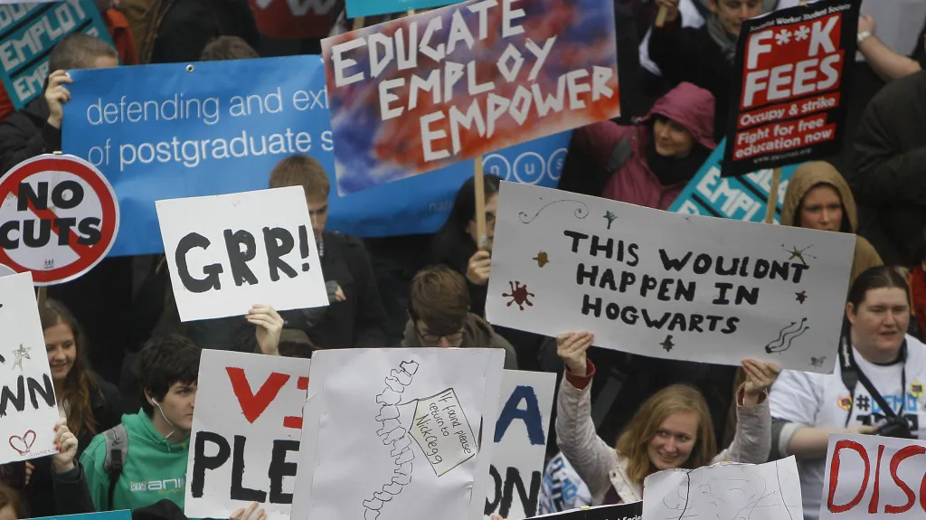 Protesty studentů v Londýně