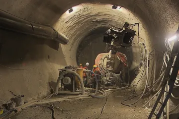 Metro D se staví už dva roky. První úsek jde podle plánu