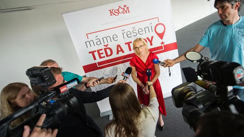 Kateřina Konečná na sjezdu KSČM v Brně