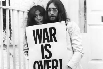 Vteřina dějepisu: Čemu dali Lennon a Yoko Ono 31. května 1969 šanci?
