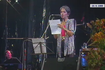 Uvítání Havla z pódia bylo pro režim příliš. Bratislavská lyra před 30 lety předznamenala pád komunismu