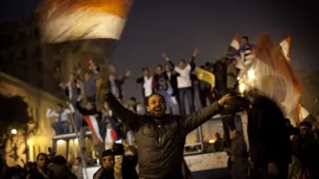 Oslavy Mubarakovy rezignace v Egyptě