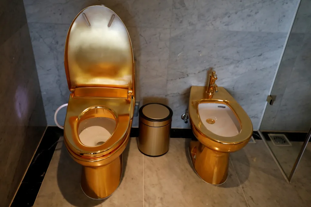 Sednout si na zlato je možné v nově otevřeném hotelu v hlavním městě Vietnamu Hanoji. Celý hotel je vyzdobený 24karátovým zlatem