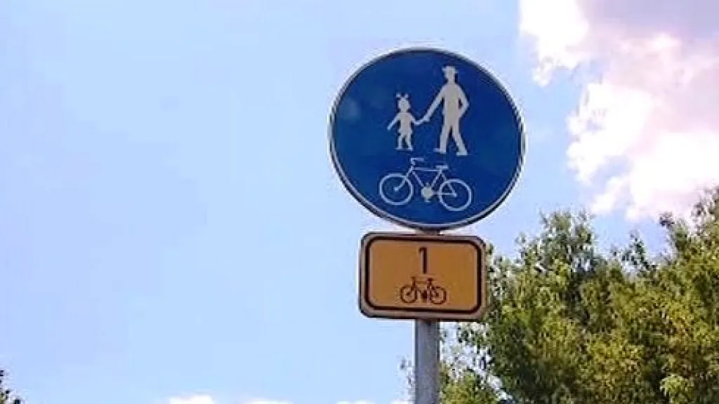 Stezka pro chodce a cyklisty