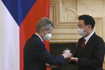 Vystrčil v Senátu ocenil tchajwanského ministra. Čínská ambasáda protestuje