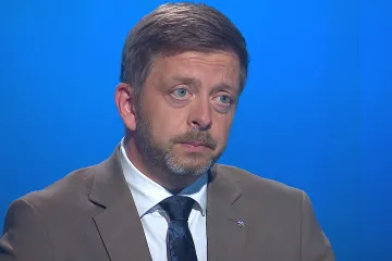 Opouštět teď koalici by bylo nezodpovědné, míní Rakušan