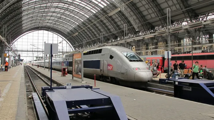 TGV na nádraží ve Frankfurtu nad Mohanem