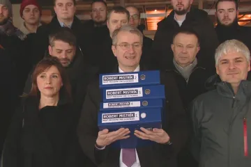 Někdo od Smeru, od Mečiara, nebo někdo slušný. Tak vidí slovenské volby kandidát Robert Mistrík