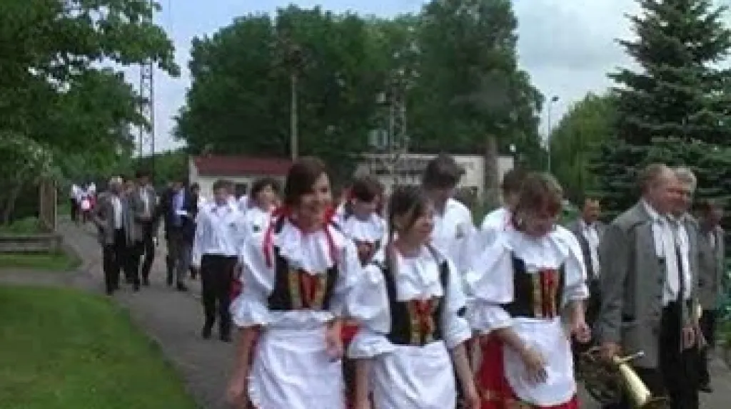 Staročeské máje ve Veltrubech
