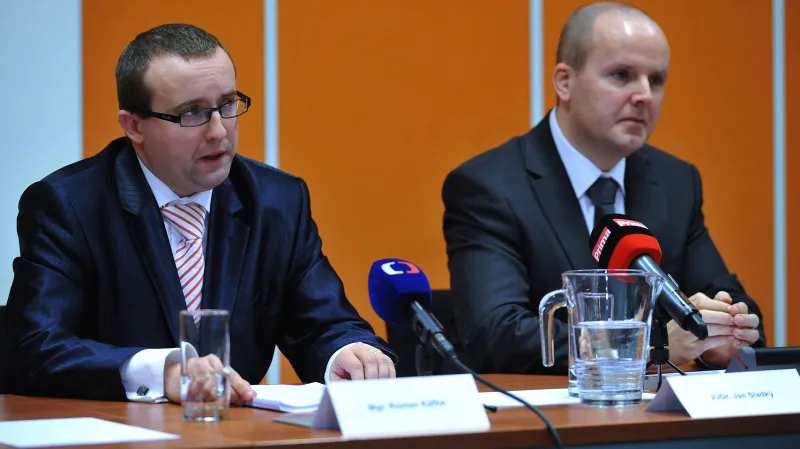 Dozorový státní zástupce Roman Kafka (vlevo) a brněnský krajský státní zástupce Jan Sladký (vpravo)