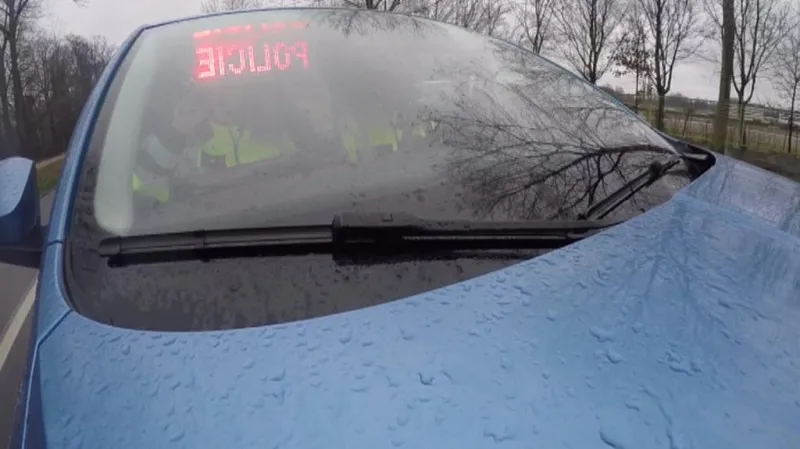 Neoznačený vůz dopravní policie