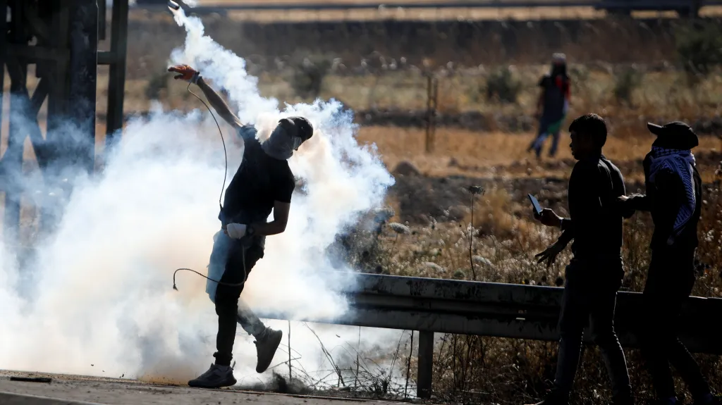 Palestinci protestují na Západním břehu Jordánu