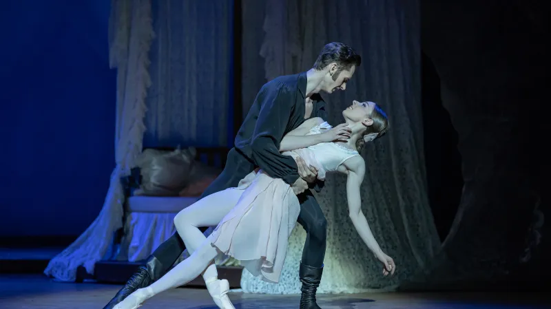 Alina Nanu a Patrik Holeček v baletu Oněgin