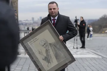 Staronový prezident Zeman děkoval příznivcům koncertem. Na Hrad přišli i dva jeho protikandidáti