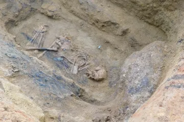 U Slaného odhalili pohřebiště sahající do pravěku, v hrobech se nacházely i zlaté ozdoby