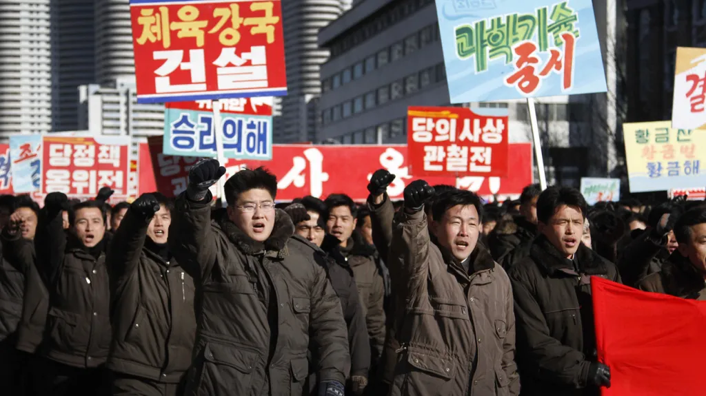 Severokorejská demonstrace na podporu vůdce Kim Čong-una