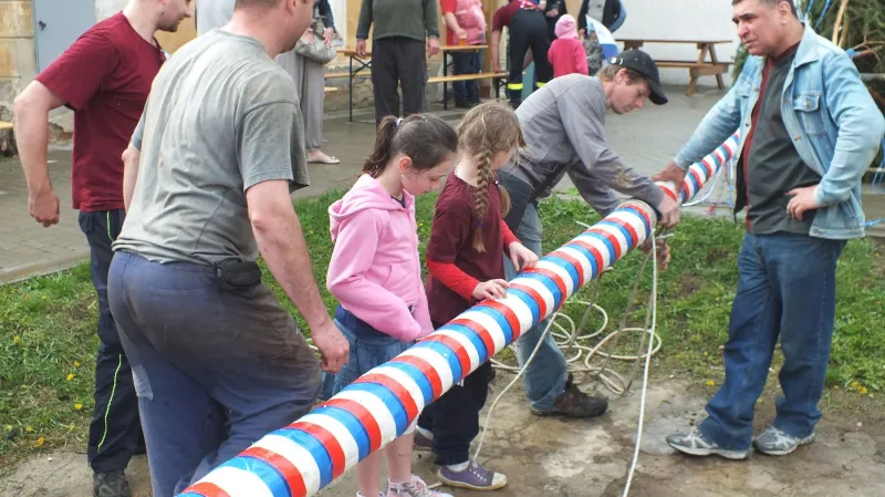 Stavění Máje - Chrudichromy