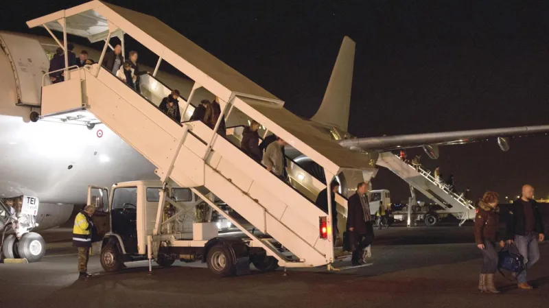 Rodiče dětí z havarovaného autobusu na letišti v Belgii