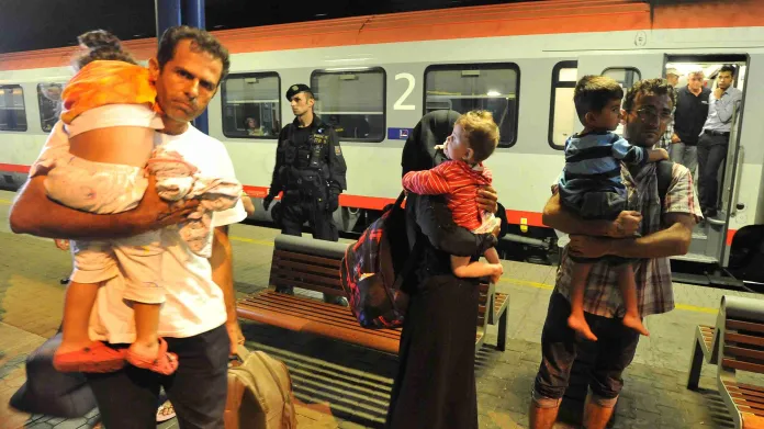 Zadržení utečenců na vlakovém nádraží v Břeclavi