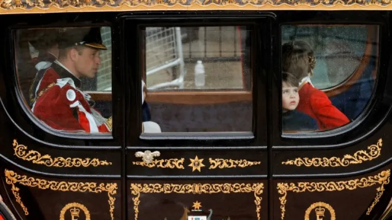 Princ William s rodinou po korunovaci svého otce a královny Camilly,  Autor: Piroschka van de Wouw,  Zdroj: Reuters