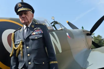 Vystavený Spitfire na Hradě připomíná návrat československých pilotů