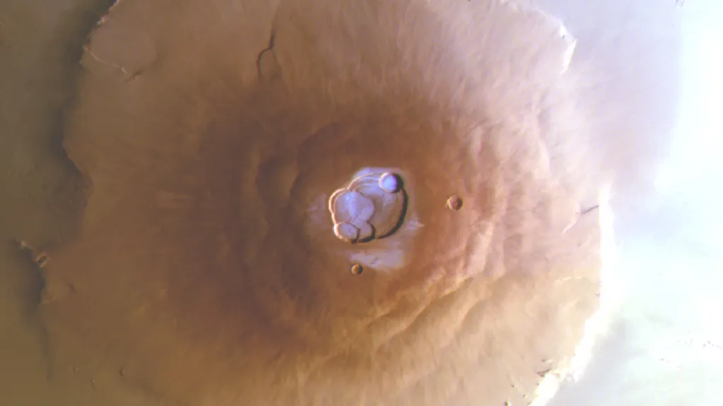 Jinovatka na hoře Olympus Mons