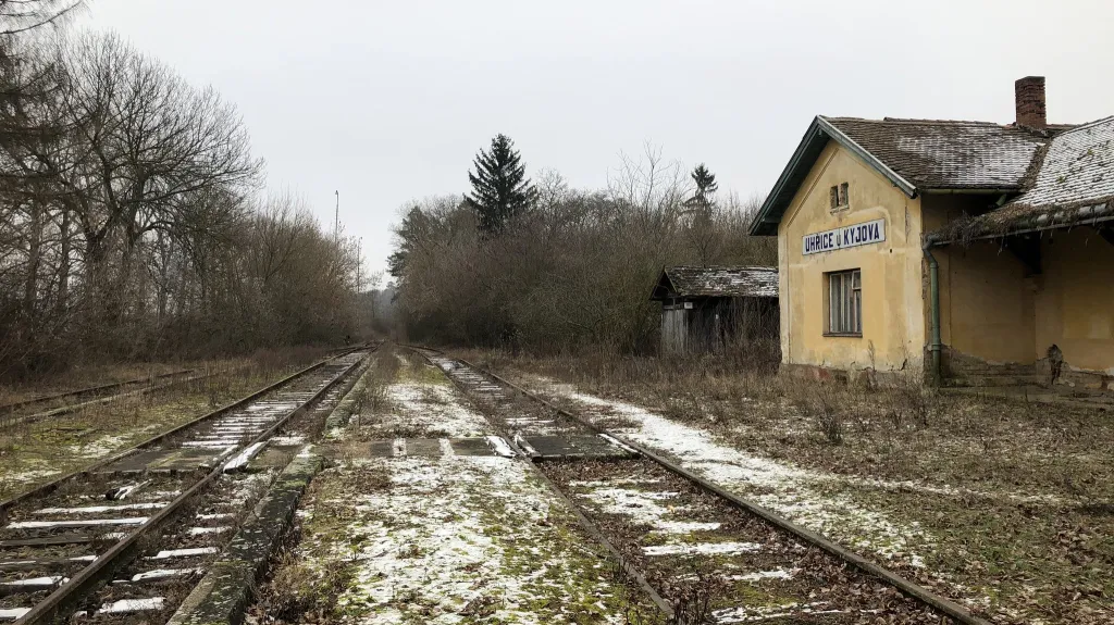 Opuštěná železniční stanice v Uhřicích