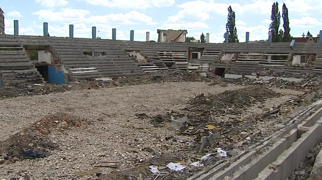 Ruina teplického zimního stadionu