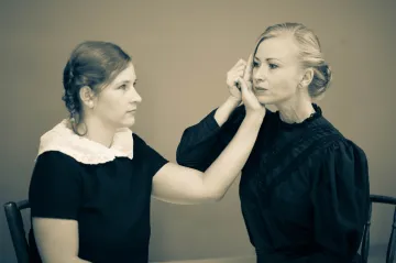 Když člověk chce, dokáže velké věci. Inscenace vypráví příběh hluchoslepé hrdinky