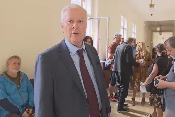 Soud potvrdil Skálovi podmínku za popírání katyňského masakru, zkrátil mu zkušební dobu