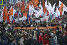 V řadě ruských měst vyšli lidé do ulic. K připomínce Němcova, ale i proti změnám ústavy