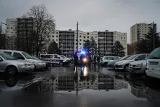Při požáru obytného domu ve Francii zemřelo deset lidí. Polovina obětí jsou děti
