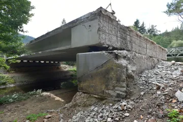 U Kfel začala dostavba dvou klíčových mostů. Podle ŘSD má být hotovo do konce roku