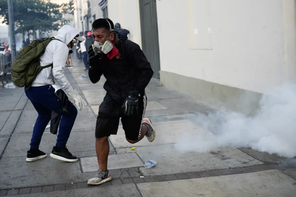 V Peru pokračují protivládní protesty