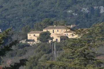 Vítkova vila ve Francii má jít k zemi, miliardář zničil historicky cennou stavbu