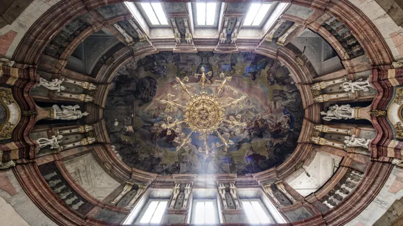 Colloredo-Mansfeldský palác