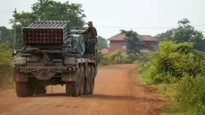 Kambodžský těžký raketomet BM-21 Grad