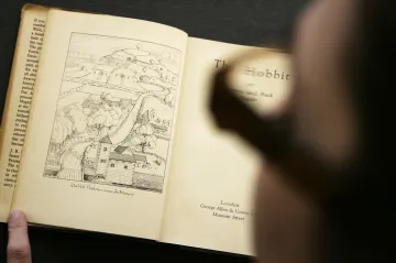 Zemřel kurátor Středozemě Christopher Tolkien. Postaral se o vydání Silmarillionu a dalších kultovních děl