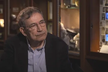 Dobrá literatura vychází z přemýšlení o smrti, říká nobelista Pamuk
